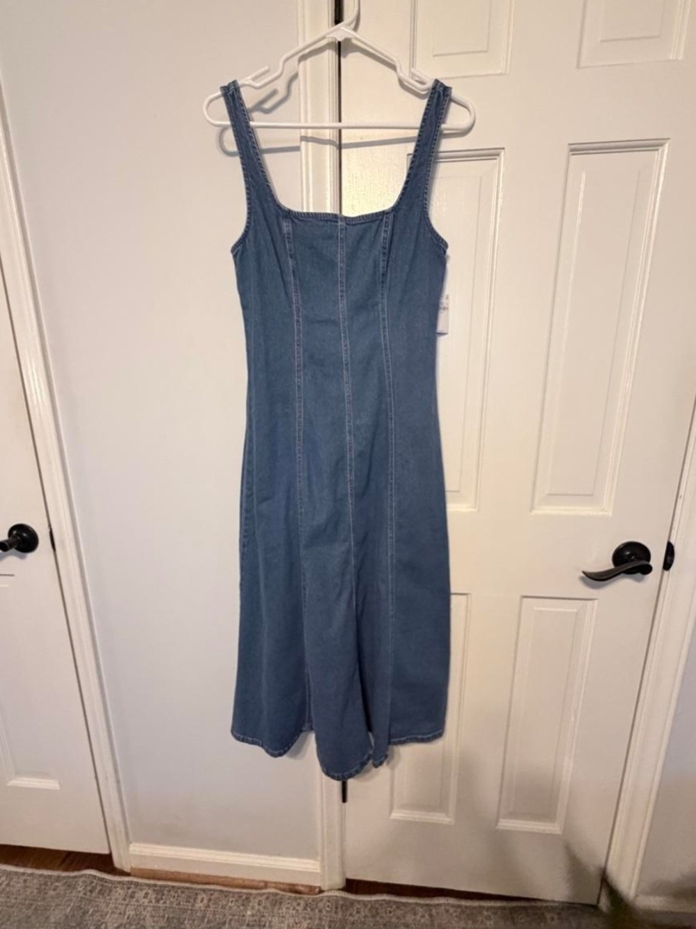 Old Navy Sleeveless Denim Midi Dress in Blue MP